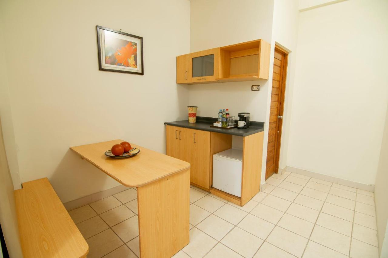 El Dorado Express Hotel Икитос Экстерьер фото